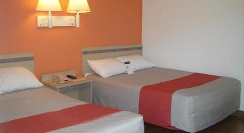 Hotel 6-topeka, Ks - Northwest